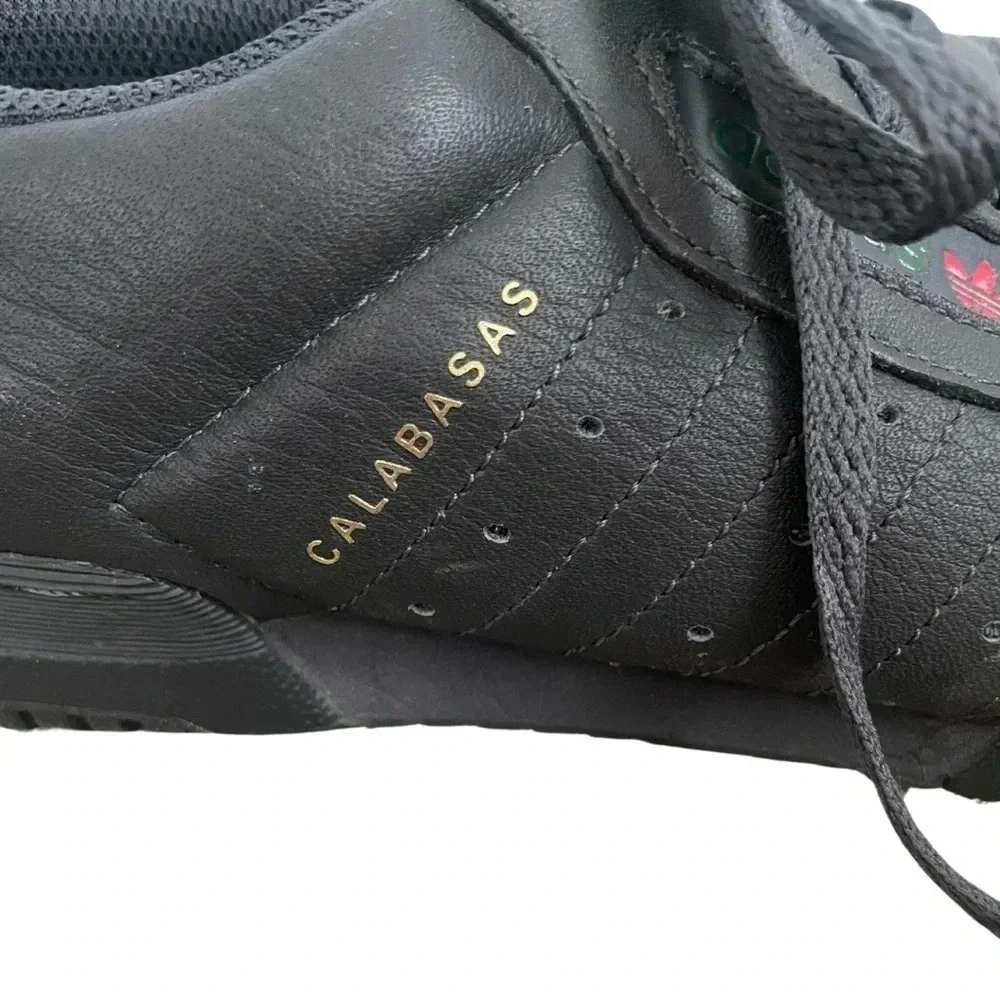 Adidas Calabasas Sleek Black Design US Size 9.5 Comfortable and Durable